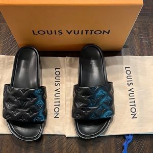 Louis Vuitton Jumbo Flatform Mules preloved size 39 Black lamskin.